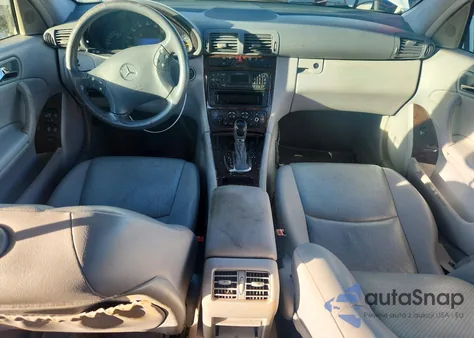 2003 Mercedes-Benz C 240 из США, поврежденный, VIN WDBRF61J03F372065